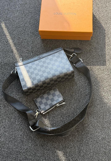 Louis Vuitton Trio Messenger bag